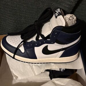 Nike Air Jordan 1 Retro High OG size 5.5youth /7 women Midnight Blue